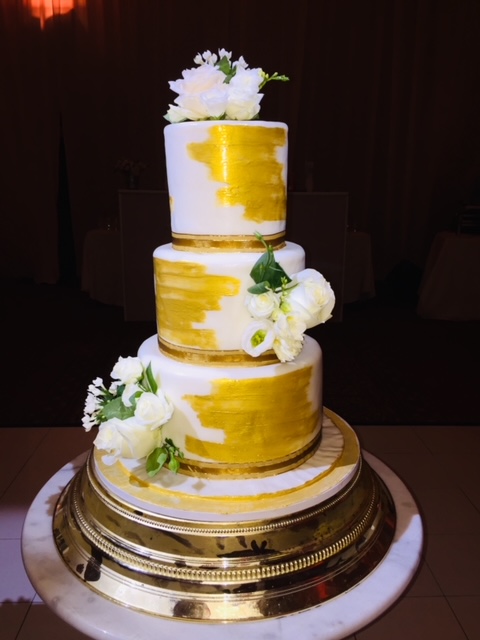 Hochzeitstorte mit Blattgold